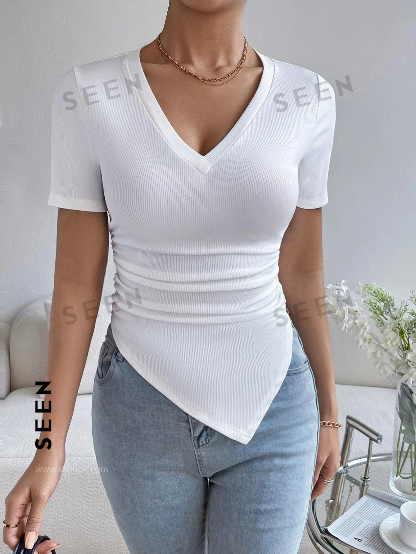 Solid Ruched Hanky Hem Tee