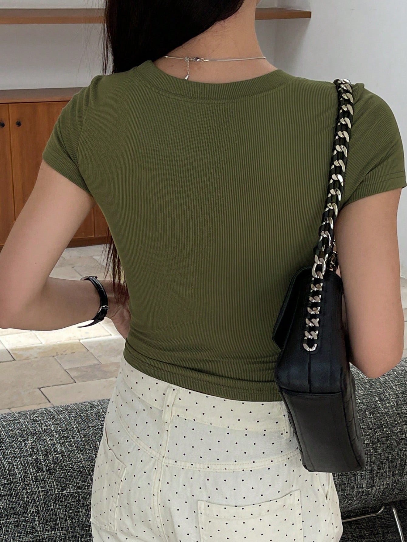 Solid Color Round Neck Short Sleeve Cropped Slim Fit Casual T-Shirt