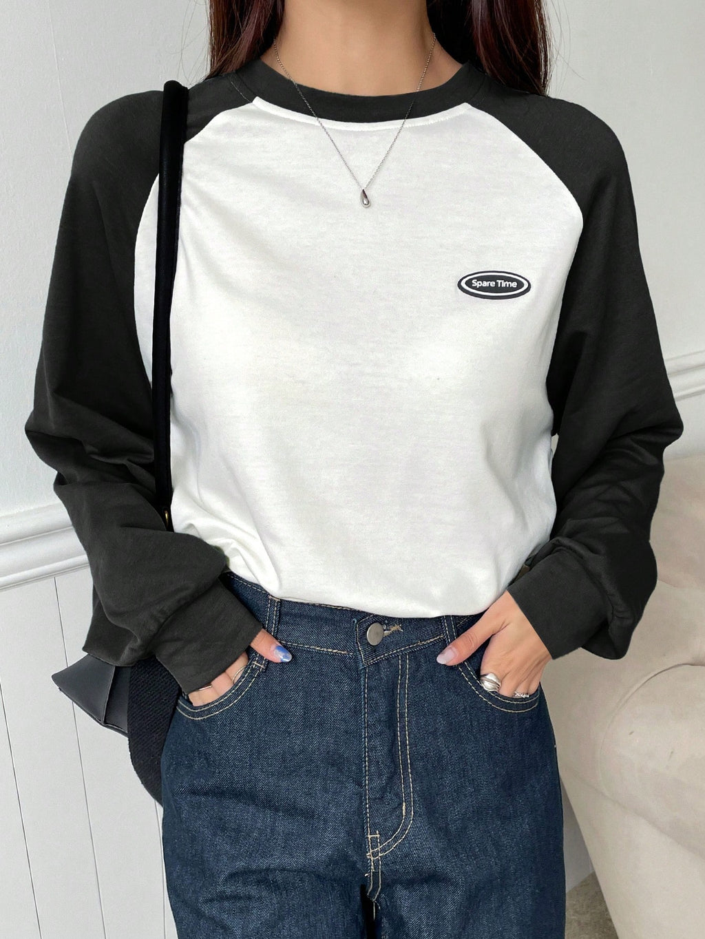 Letter Patched Colorblock Raglan Sleeve Tee