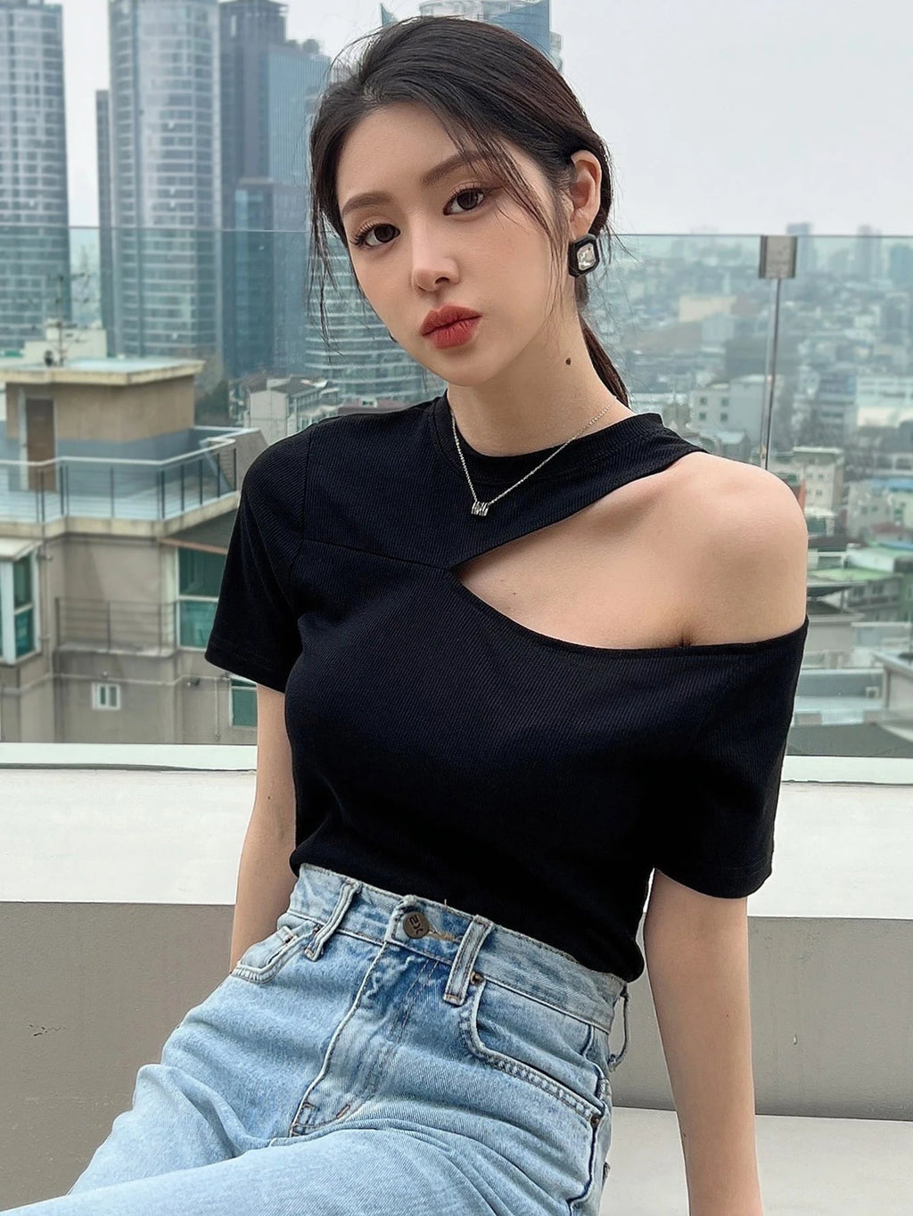 Cut Out Rib-knit Tee