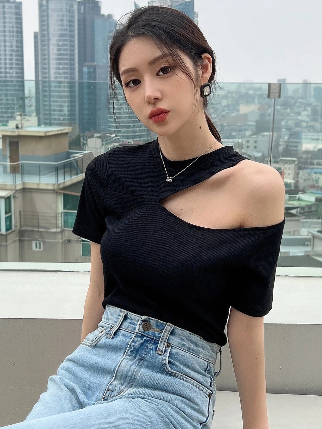 Cut Out Rib-knit Tee
