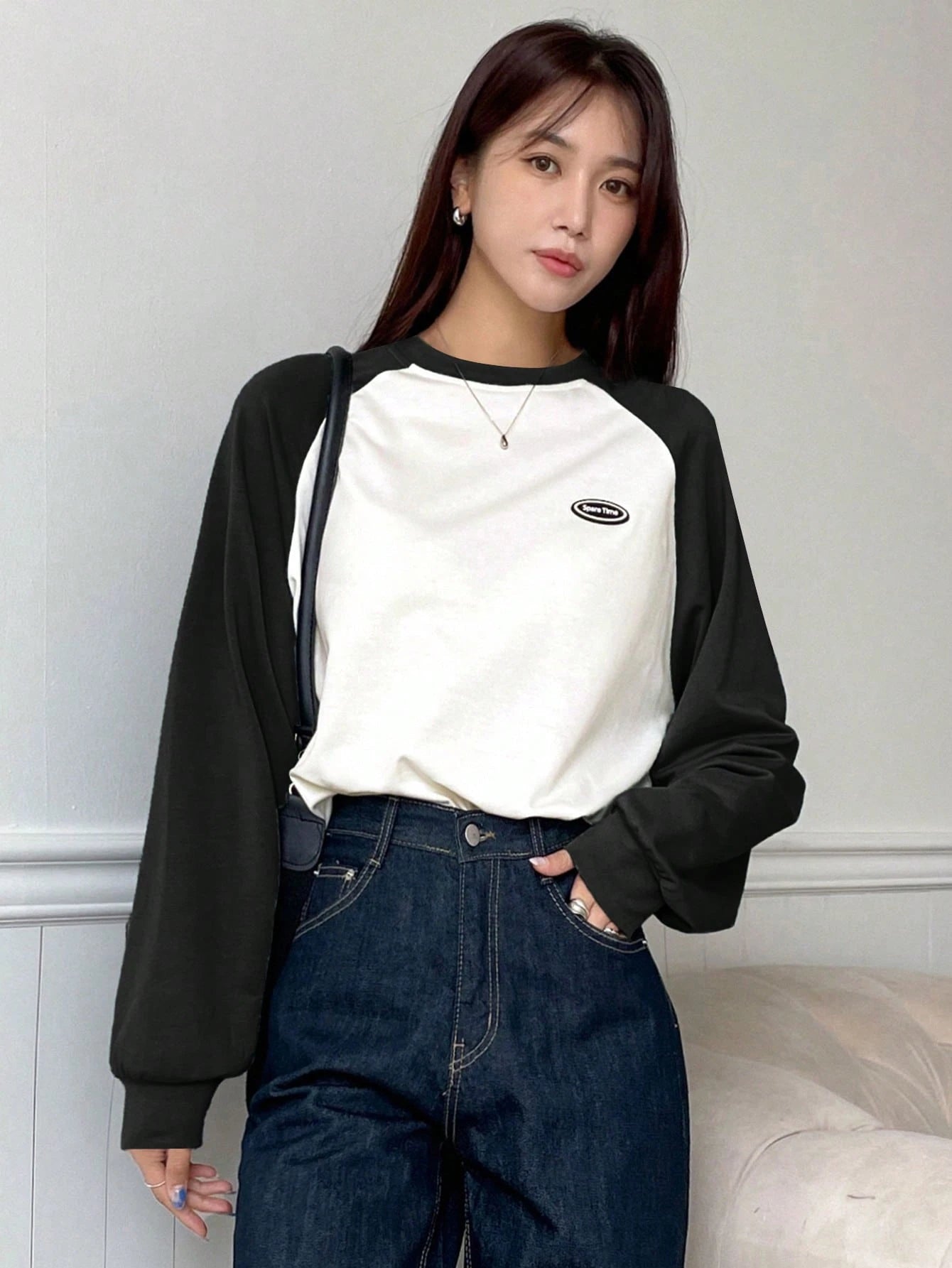 Letter Patched Colorblock Raglan Sleeve Tee