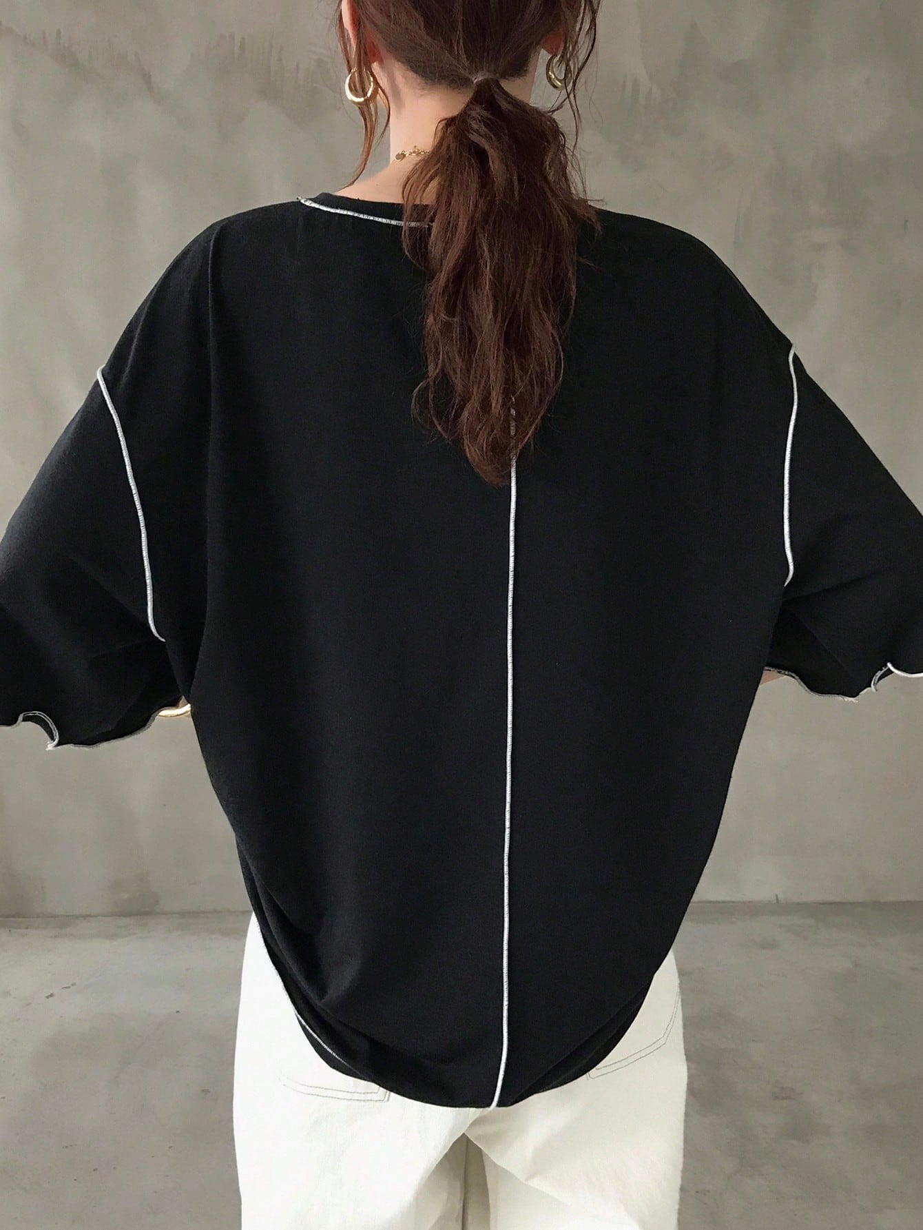 Round Neck Contrast Color Ruffle Hem Loose Fit T-Shirt With Contrast Letter Print, Summer Oversized Graphic Tee