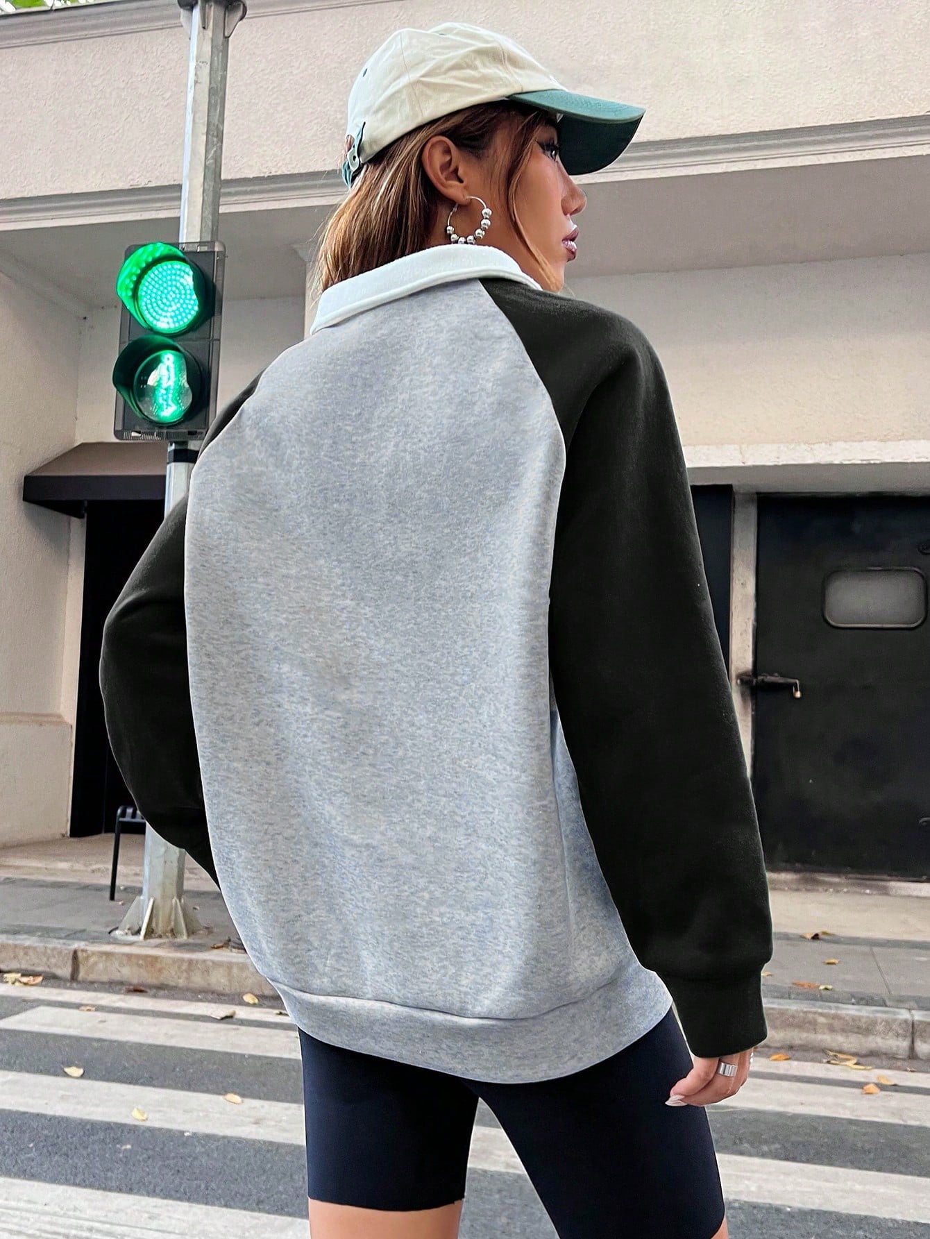 Letter Graphic Contrast Collar Raglan Sleeve Polo Neck Sweatshirt