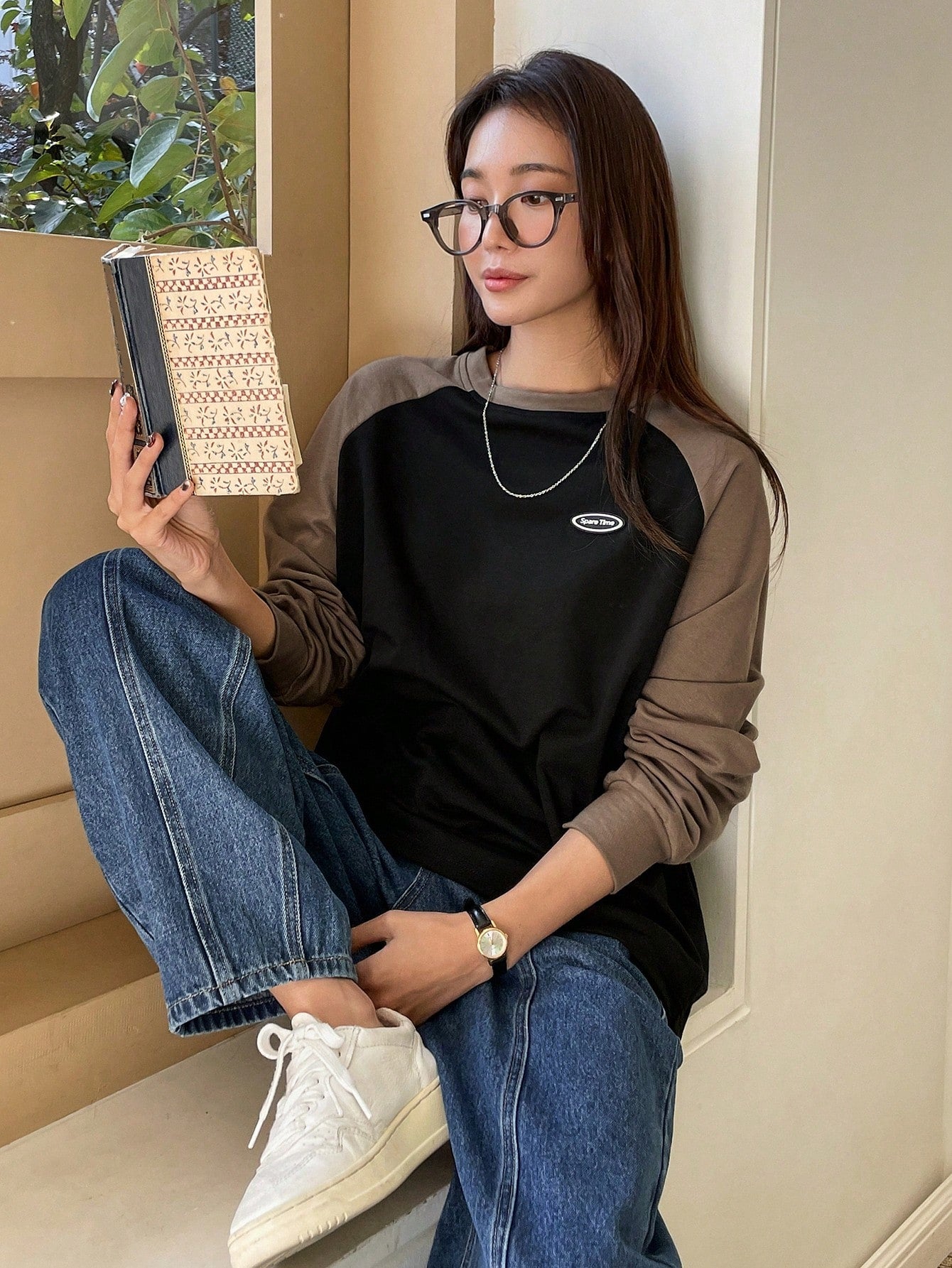 Letter Patched Colorblock Raglan Sleeve Tee