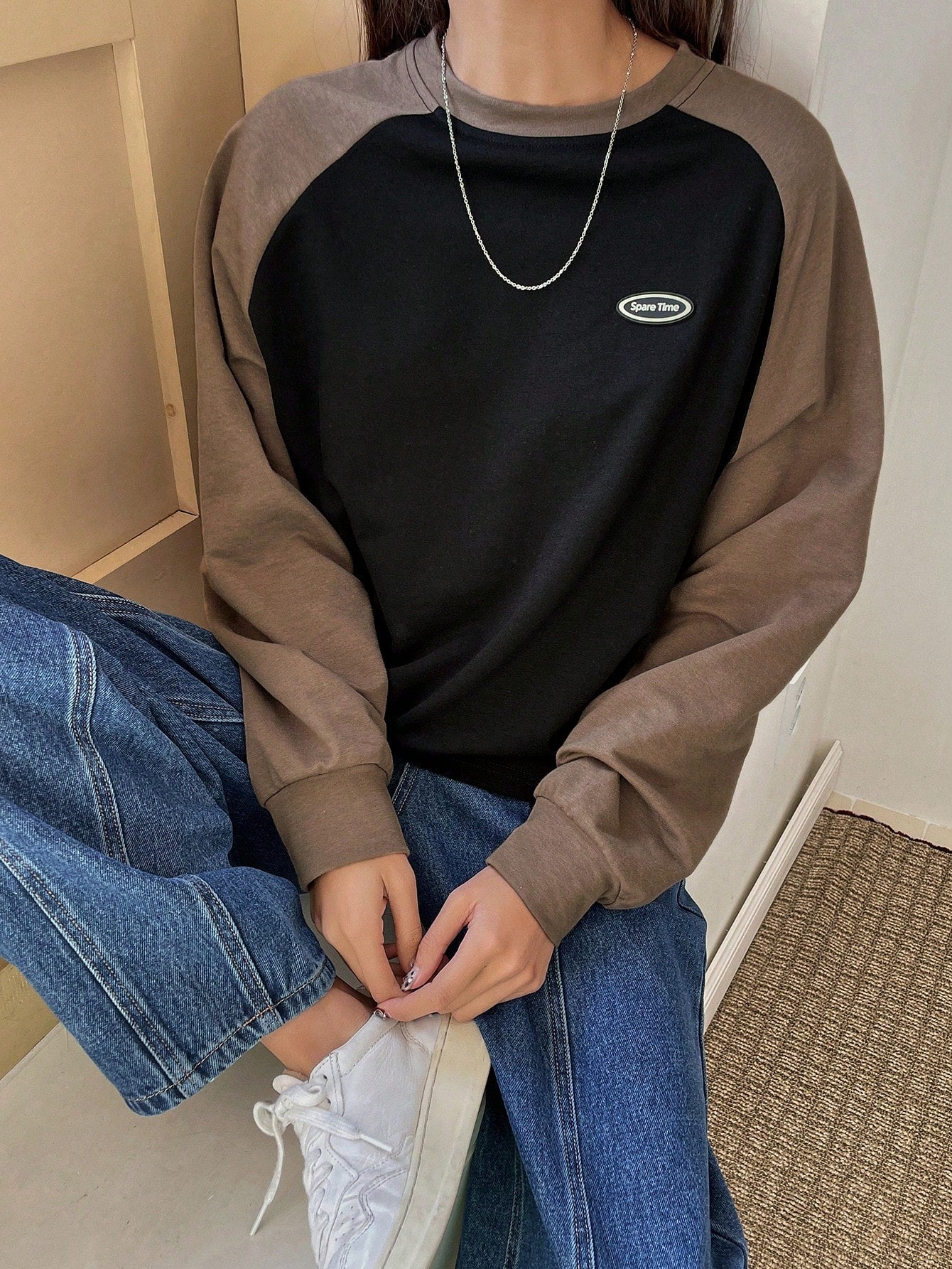 Letter Patched Colorblock Raglan Sleeve Tee