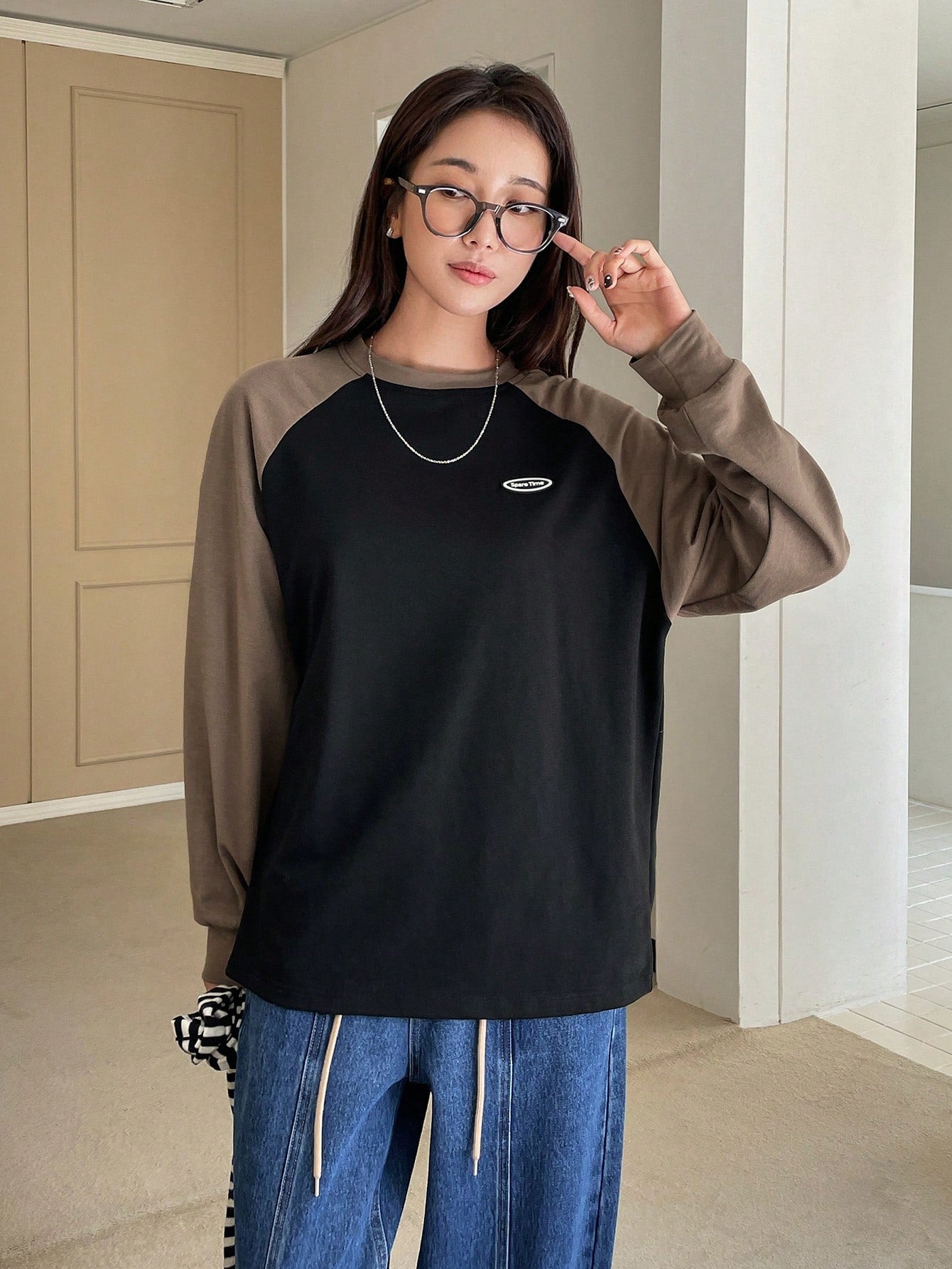 Letter Patched Colorblock Raglan Sleeve Tee