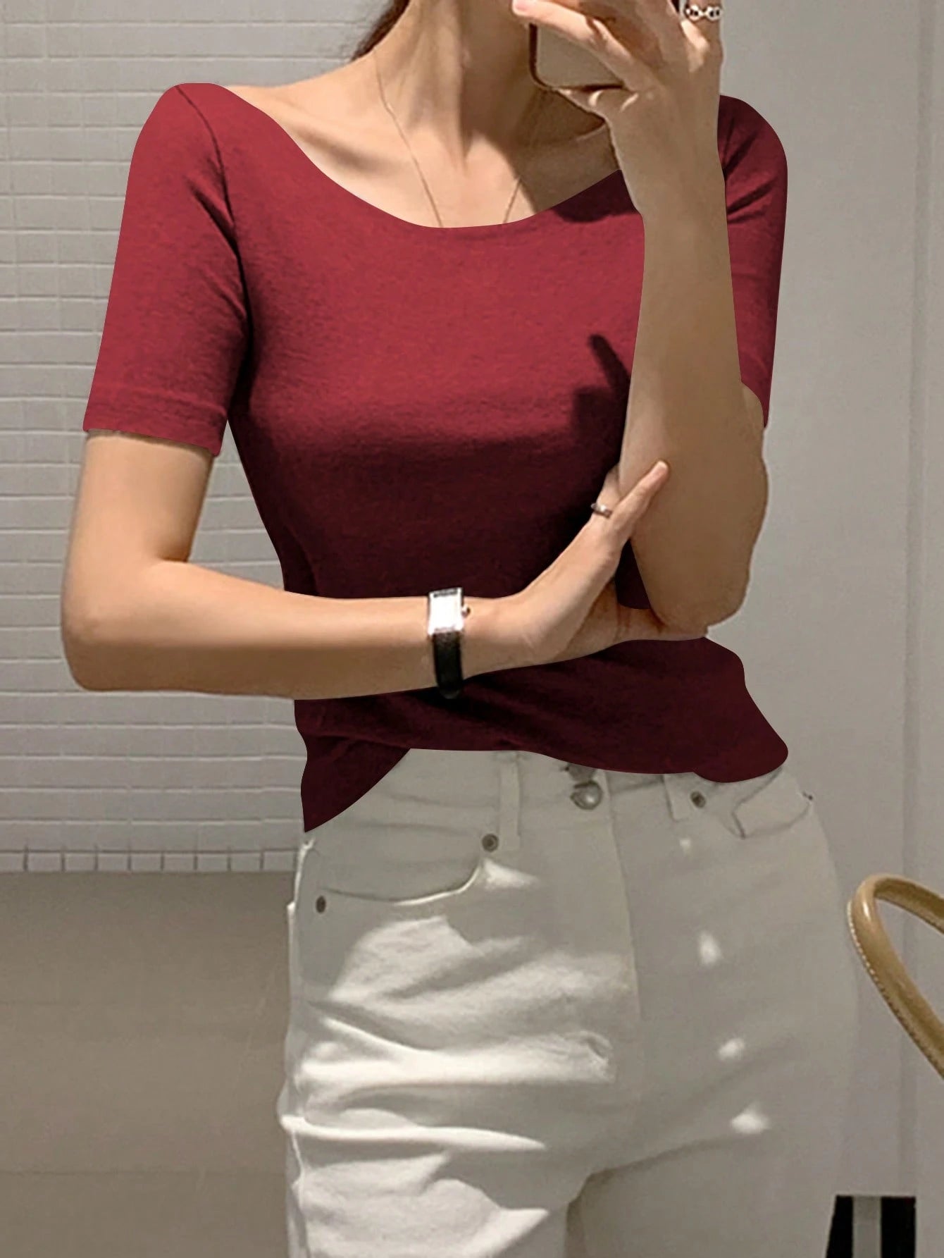 Round Neck Slim-Fit Short Sleeve Elegant T-Shirt