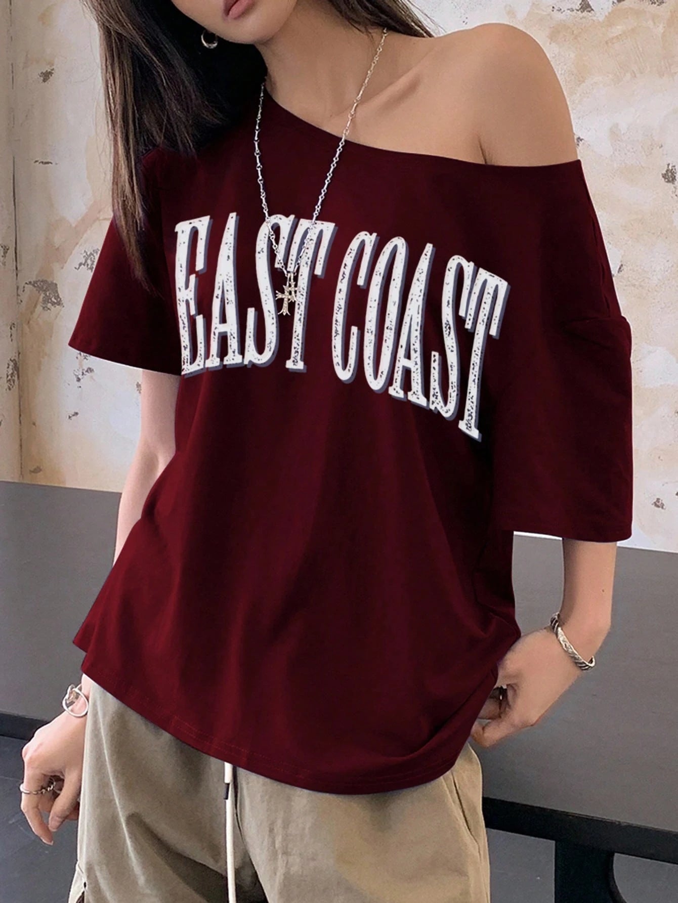 Off-Shoulder Short Sleeve Letter Printed Casual T-Shirt Graphic Tees Women Tops