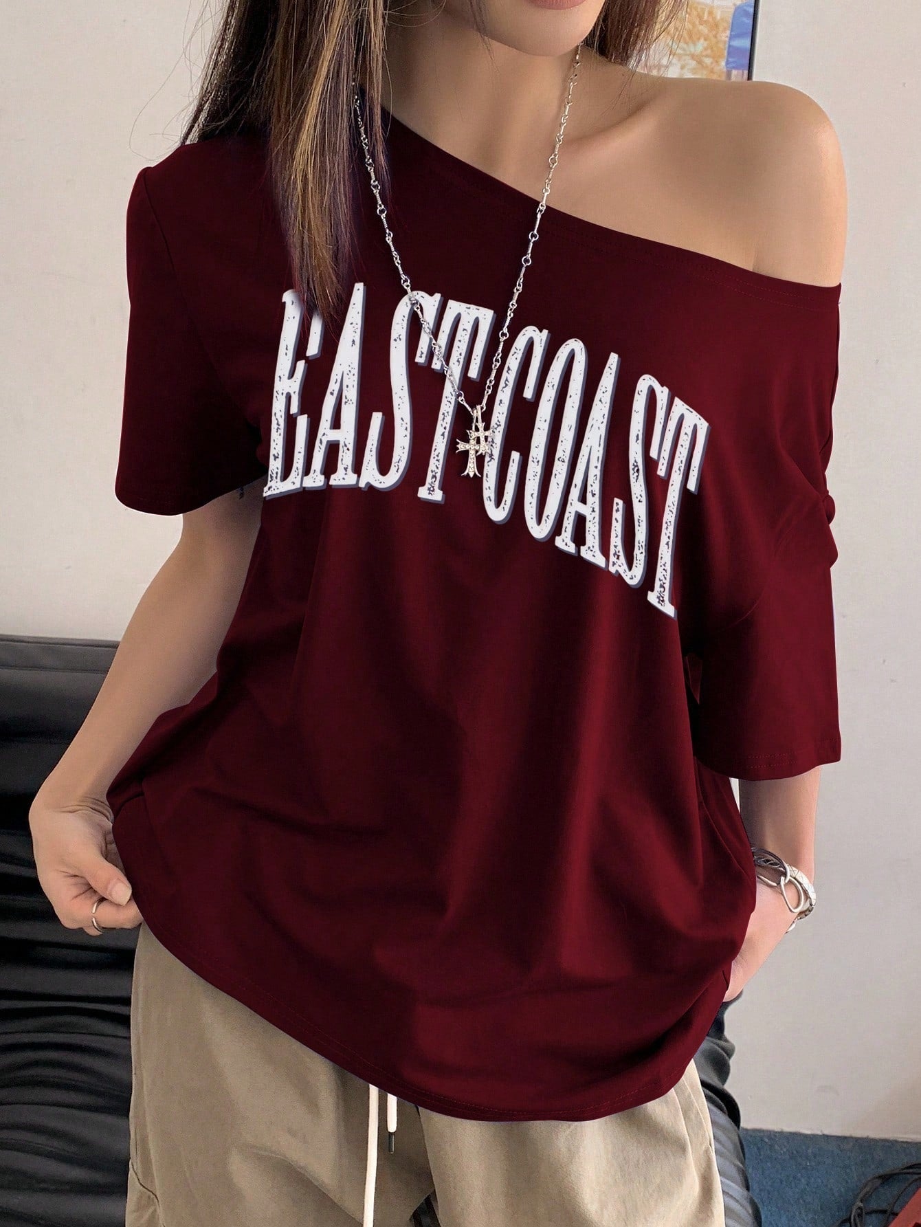 Off-Shoulder Short Sleeve Letter Printed Casual T-Shirt Graphic Tees Women Tops
