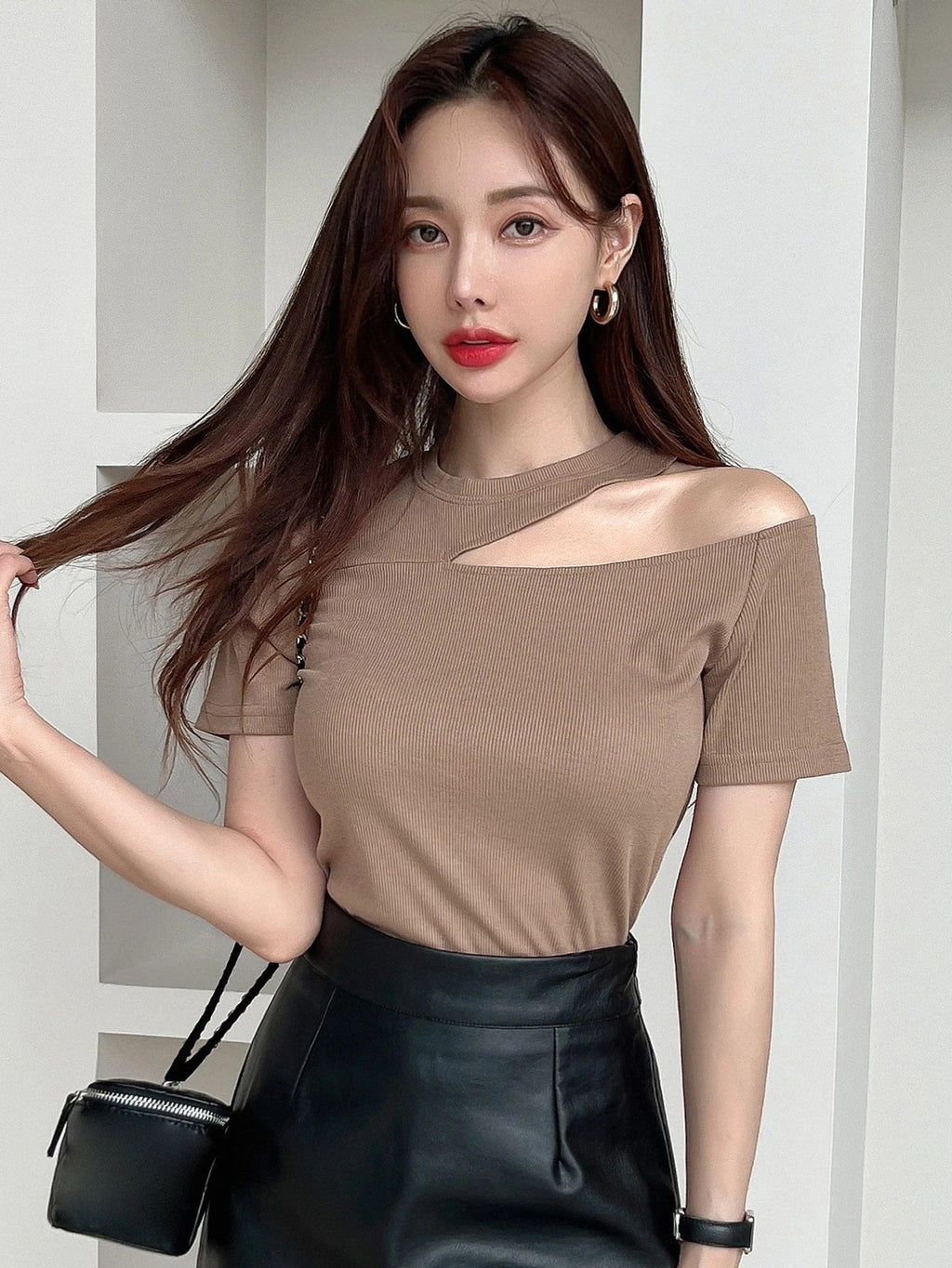 Cut Out Rib-knit Tee