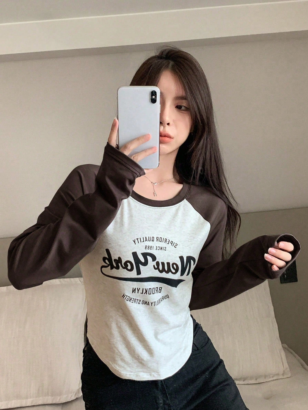 Contrast Raglan Sleeve Letter Graphic Curved Hem Tee