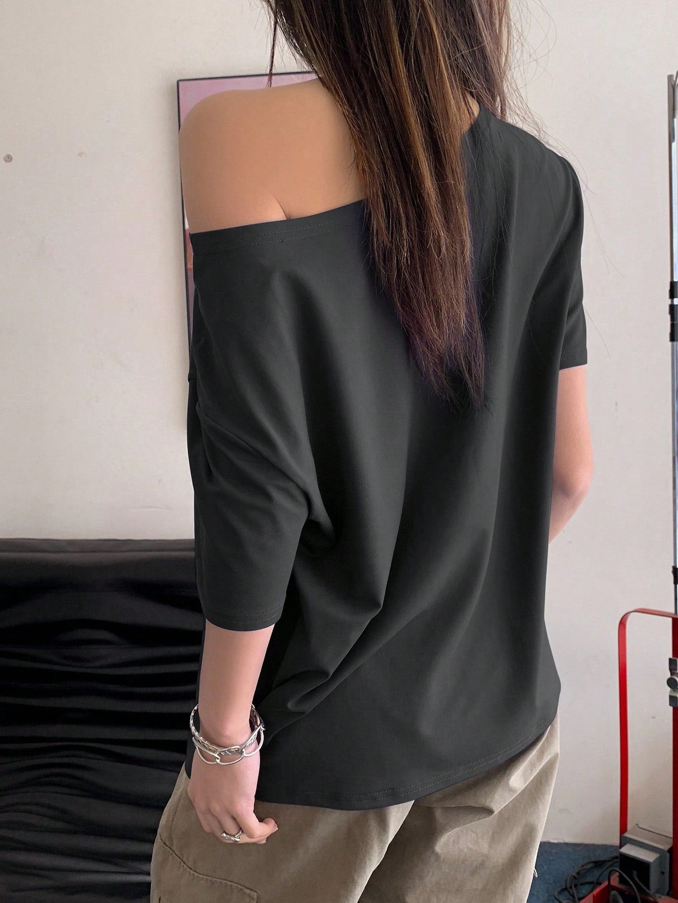 Off-Shoulder Short Sleeve Letter Printed Casual T-Shirt Graphic Tees Women Tops