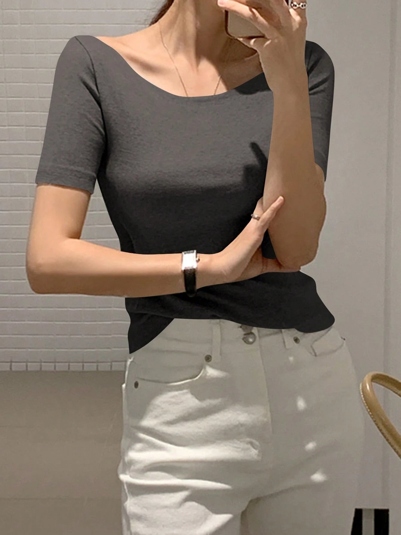 Round Neck Slim-Fit Short Sleeve Elegant T-Shirt