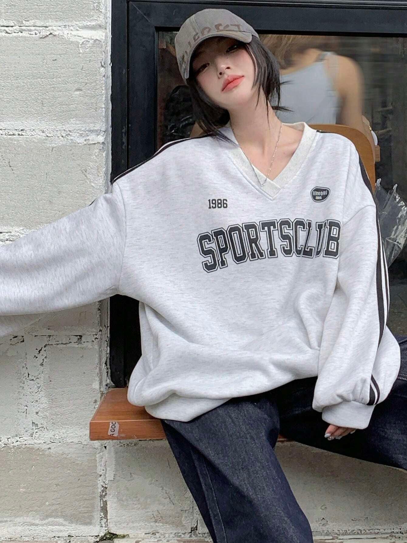 Thermal Lined V-Neck Letter Print Slouchy Sweatshirt