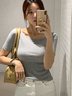 Round Neck Slim-Fit Short Sleeve Elegant T-Shirt