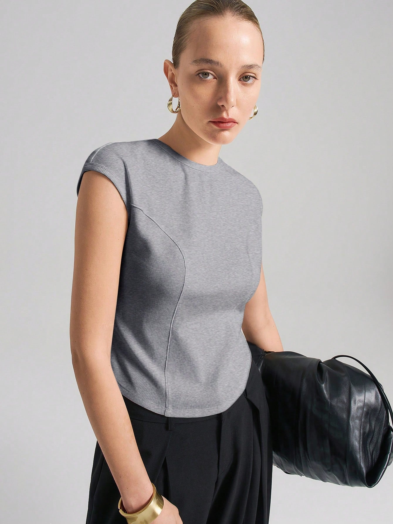Ontre Urban Commuter White Knit Top, Short Sleeve Crew Neck T-Shirt
