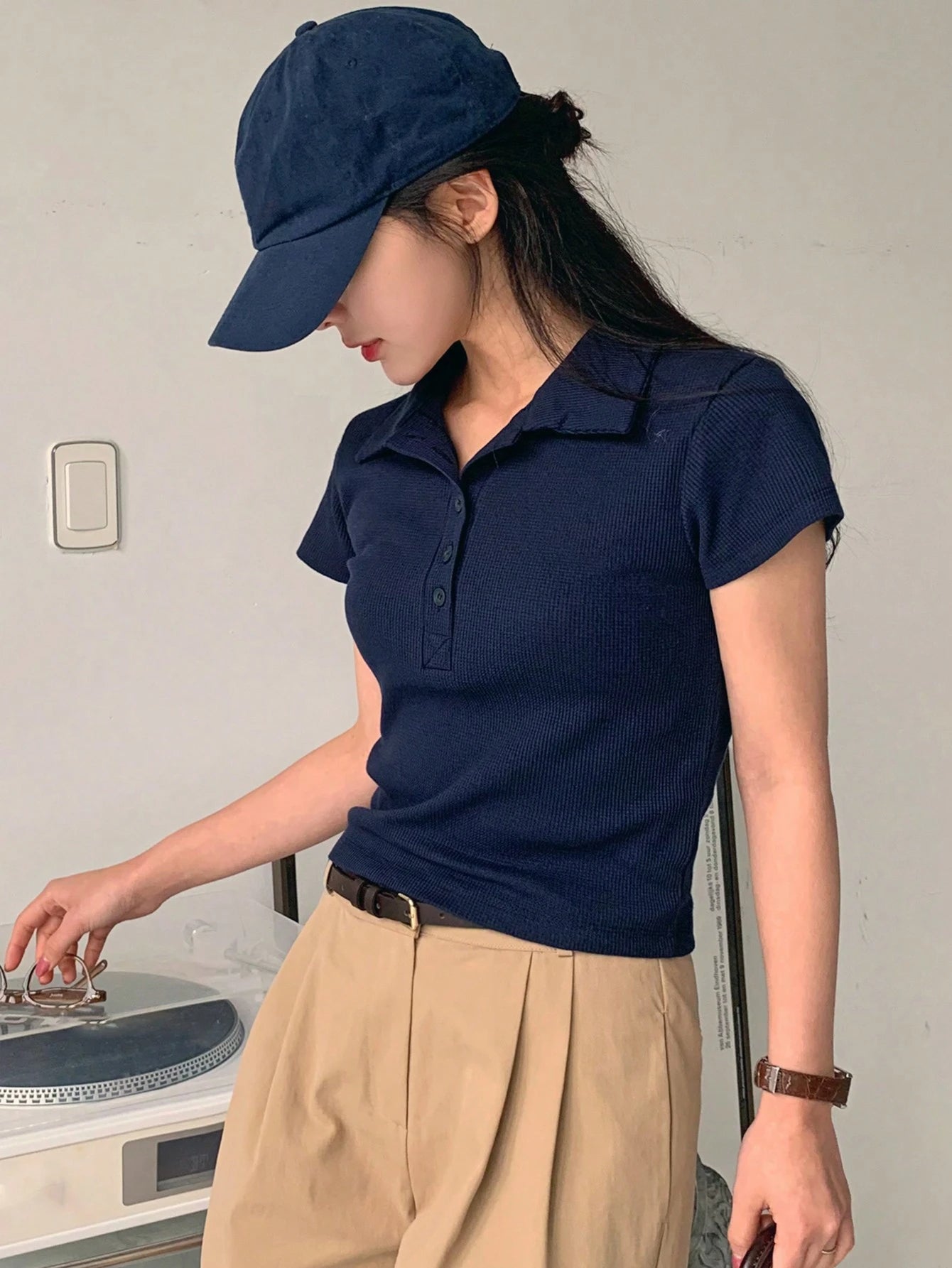 Collared Half-Zip Form-Fitting Short Sleeve T-Shirt