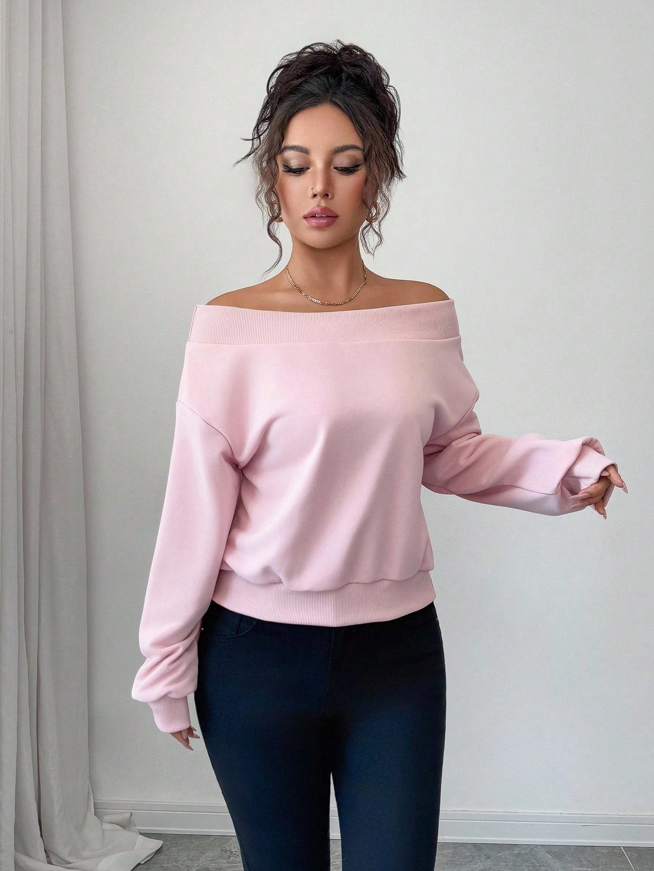 Elegant & Romantic Off-Shoulder Sweatshirt