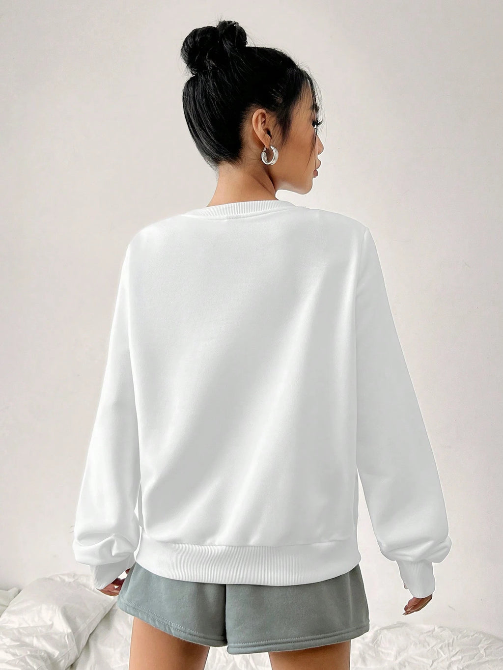 Casual Minimalist Milano Print Pattern White Round Neck Loose Fit Long Sleeve Sweatshirt