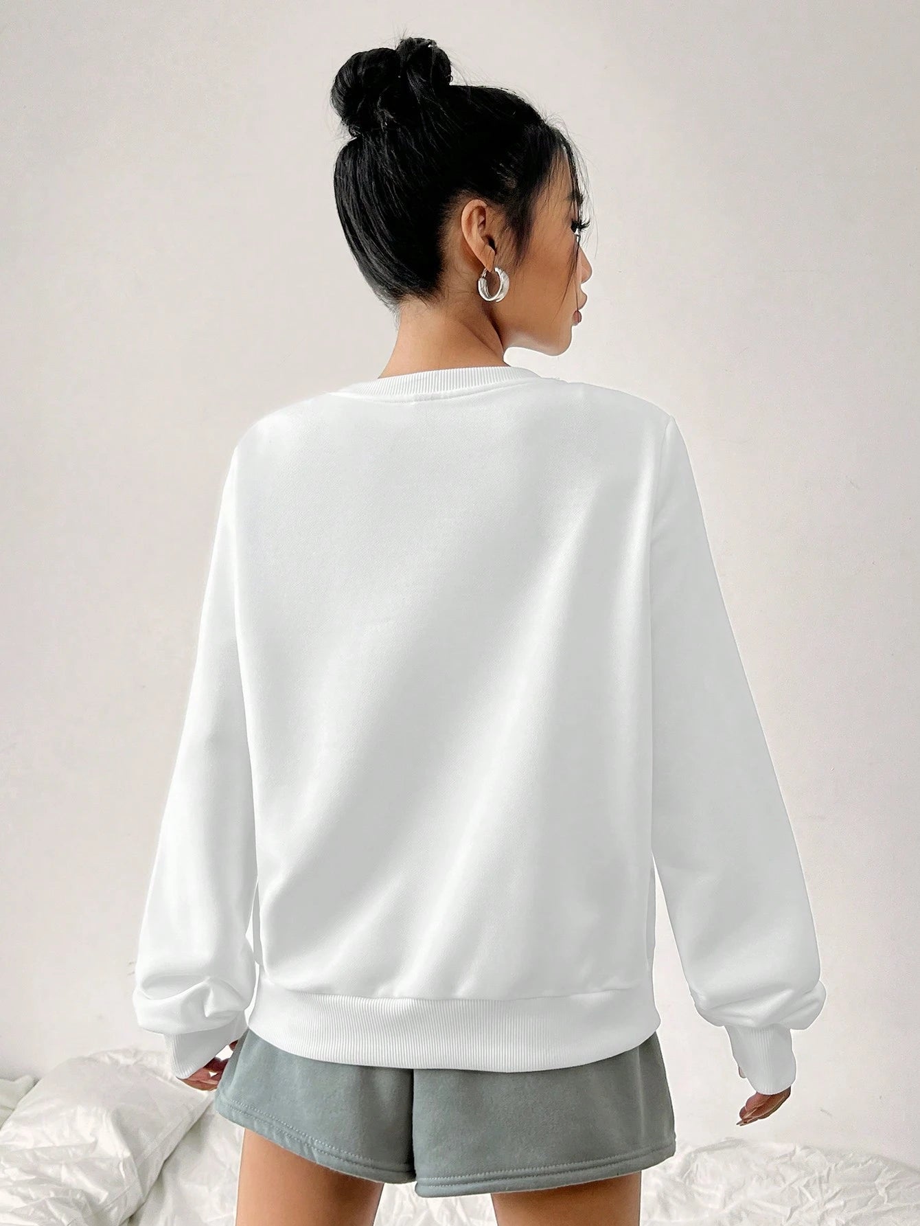 Casual Minimalist Milano Print Pattern White Round Neck Loose Fit Long Sleeve Sweatshirt