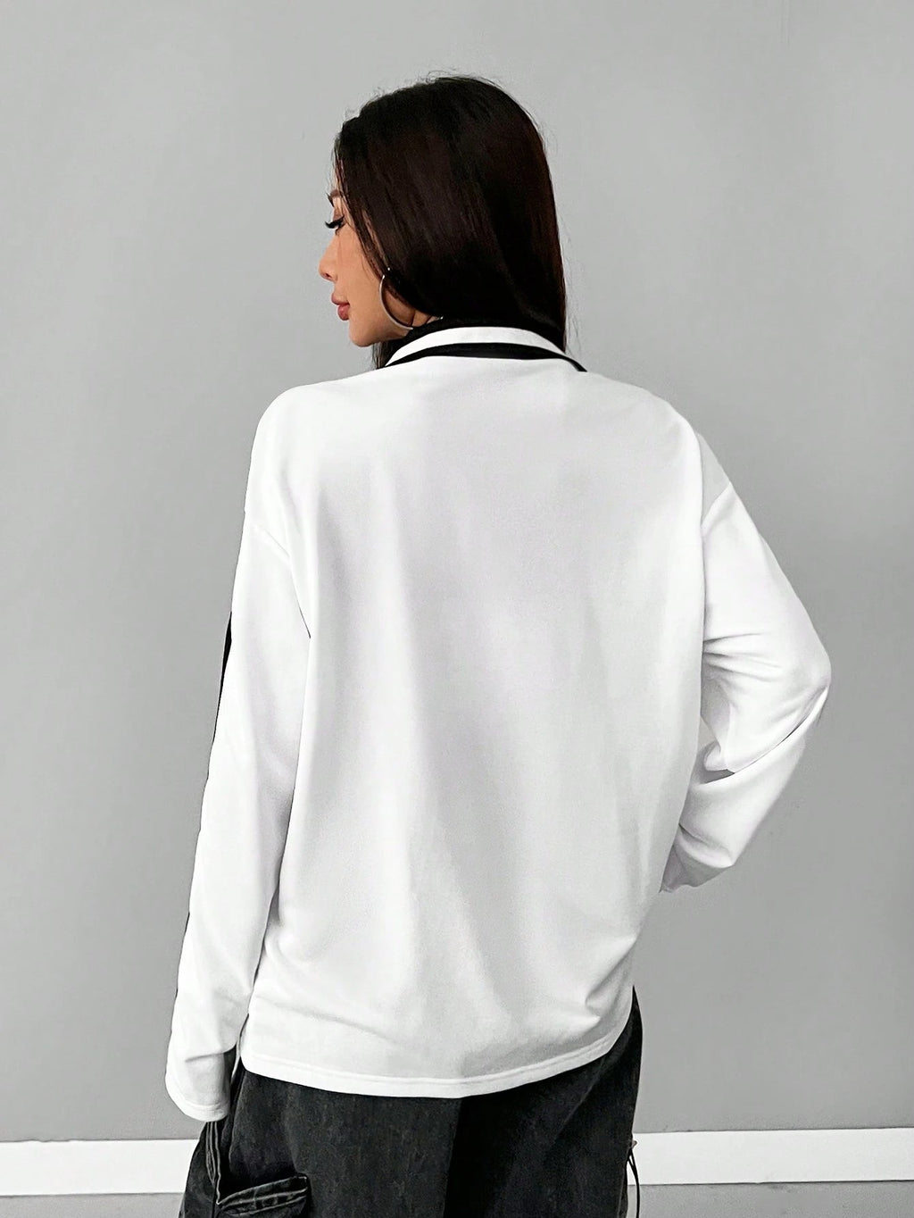 Sportswear Graphics White Over Size Long Sleeve Jersey T-Shirt