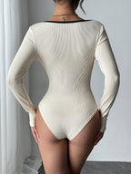 Long Sleeve Slim-Fit Contrast Trim Minimalist Fashion Bodysuit